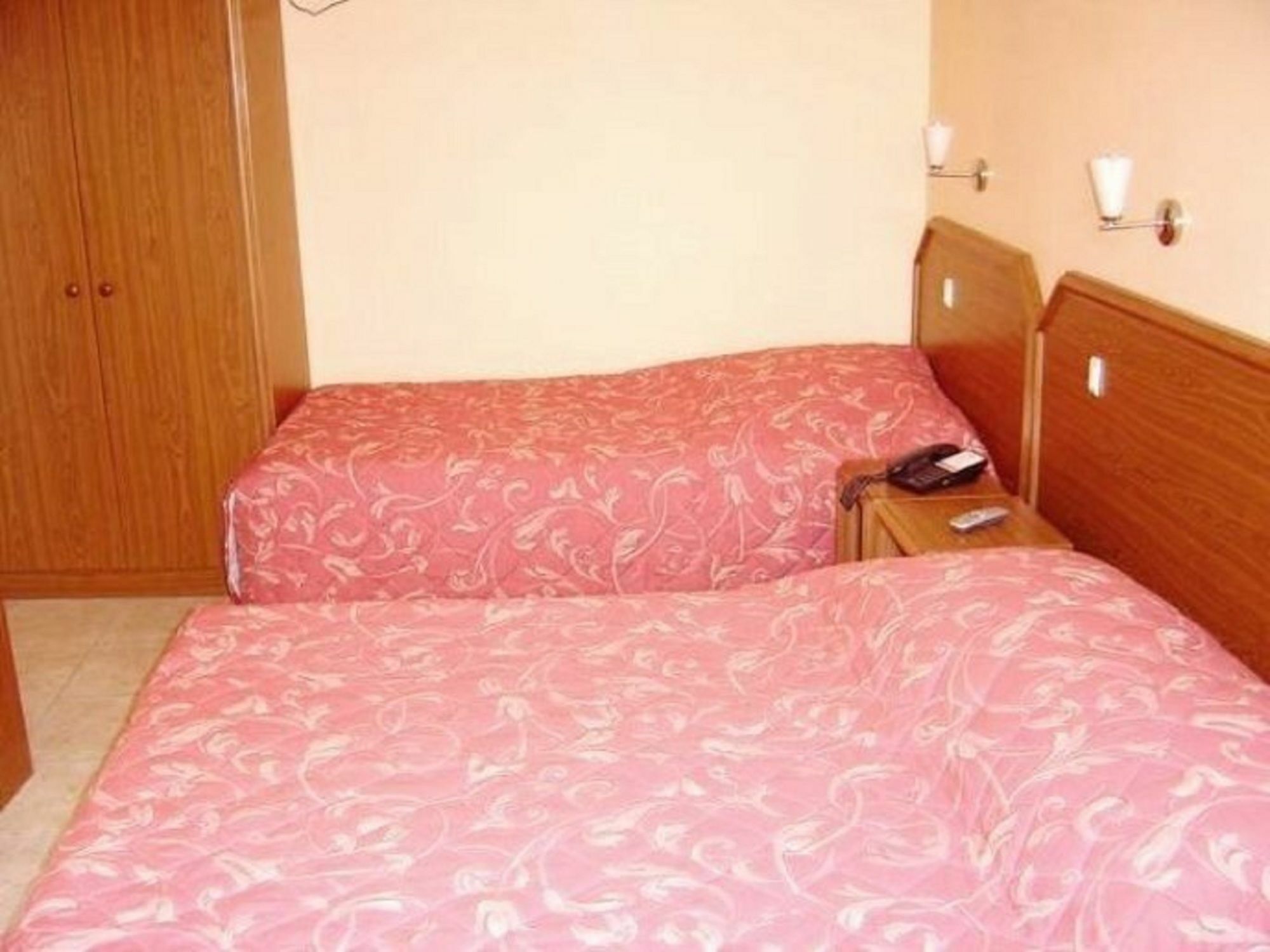 Le Mediterraneen Hotel 3*