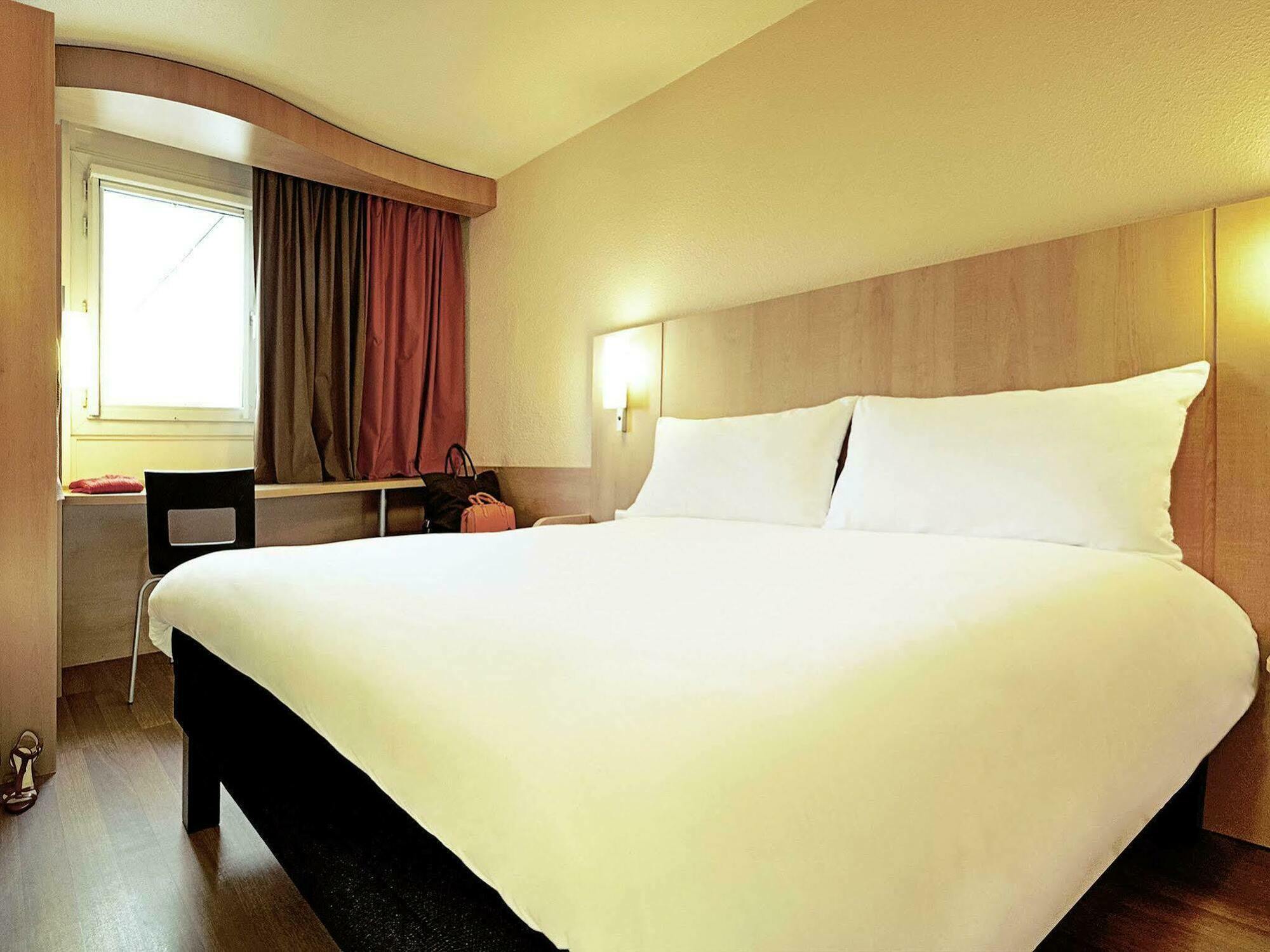 Hotel Ibis Ornano Montmartre Nord 18ème 3*