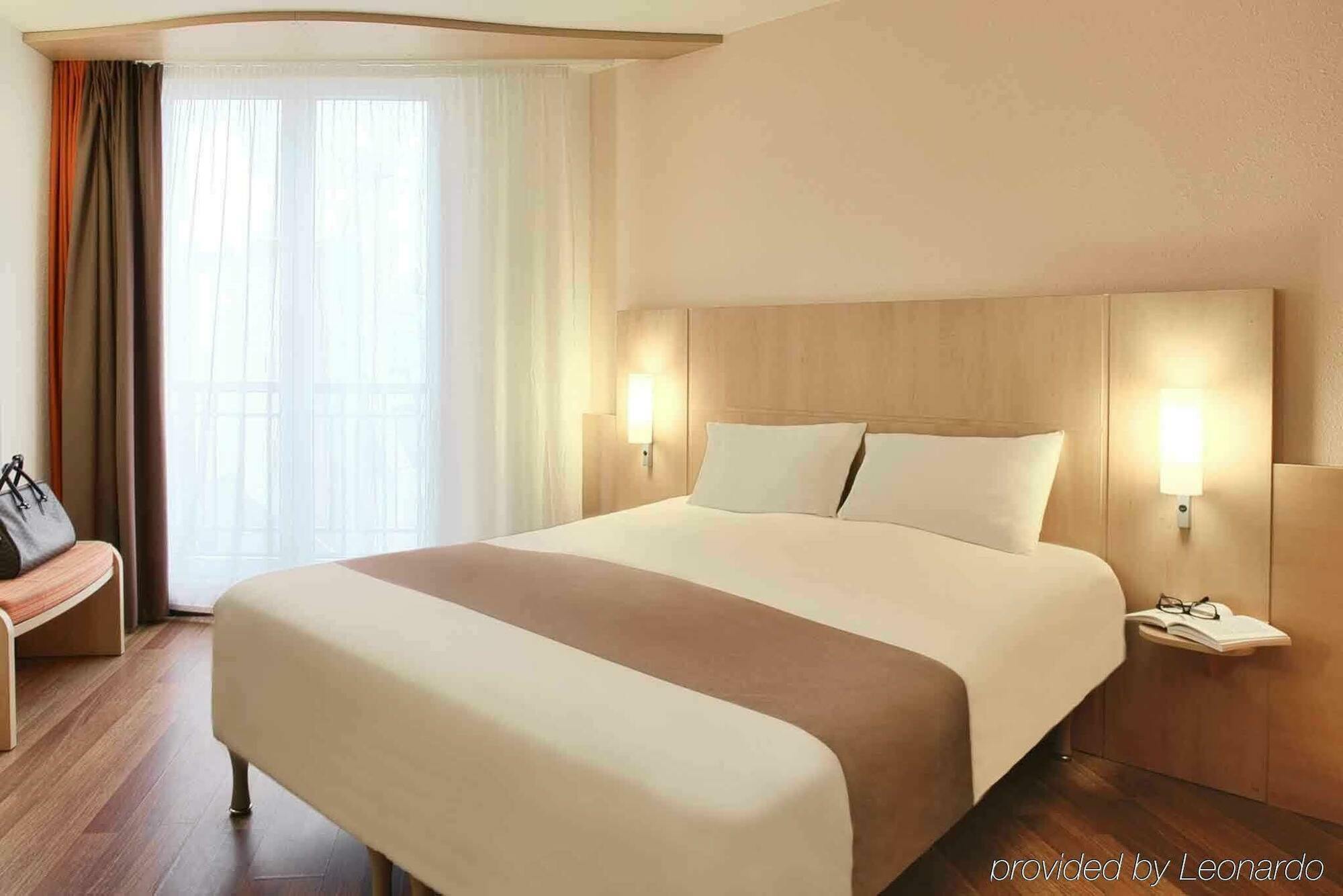 Hotel Ibis Opera La Fayette 3*