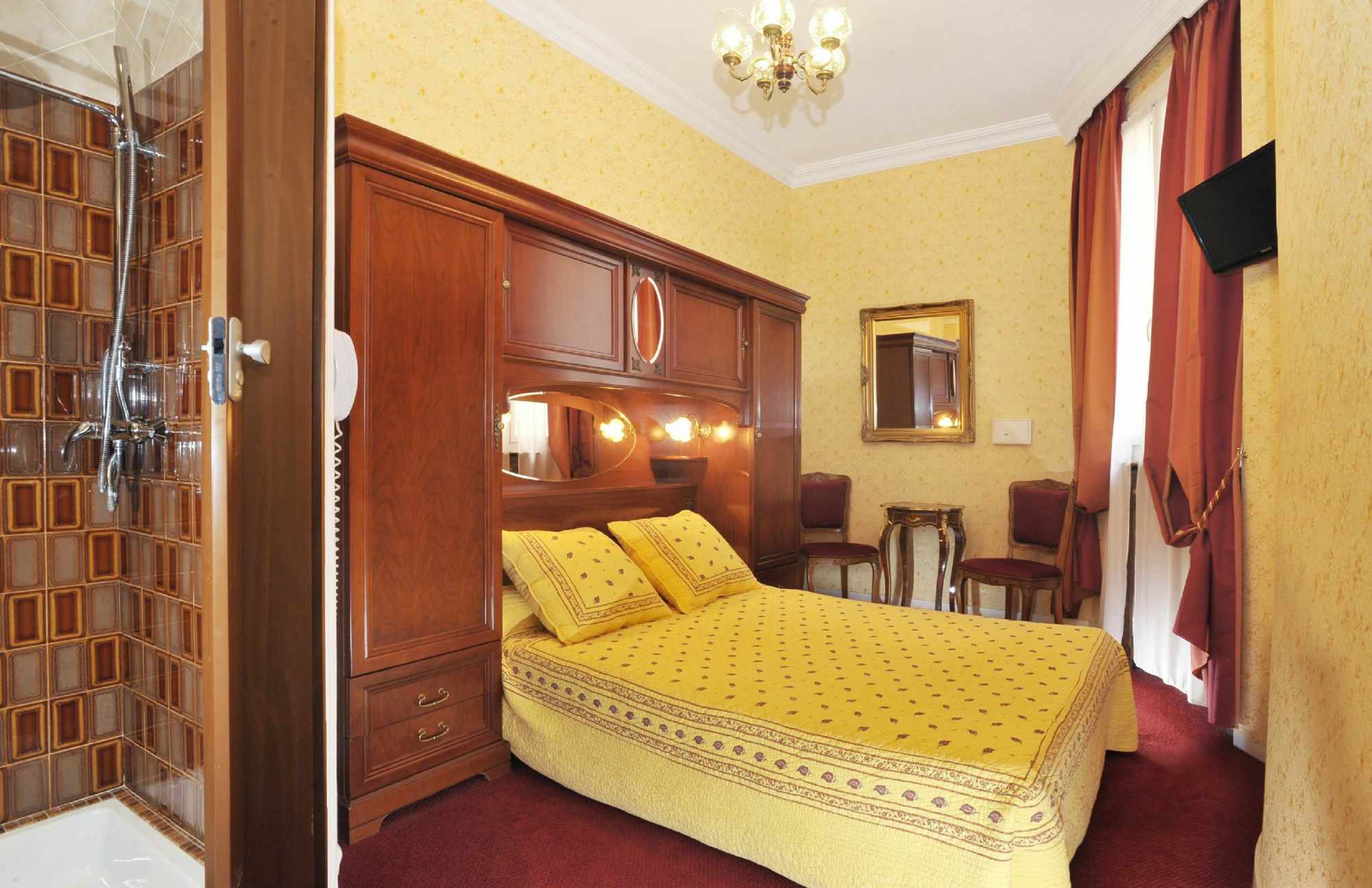 Hotel D'argenson 2*