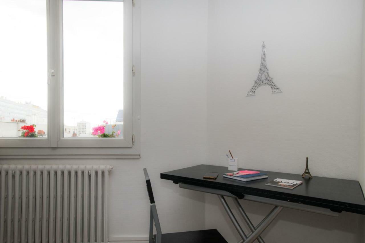 Appartamento Charmant Famillial Vue Tour Eiffel Parigi