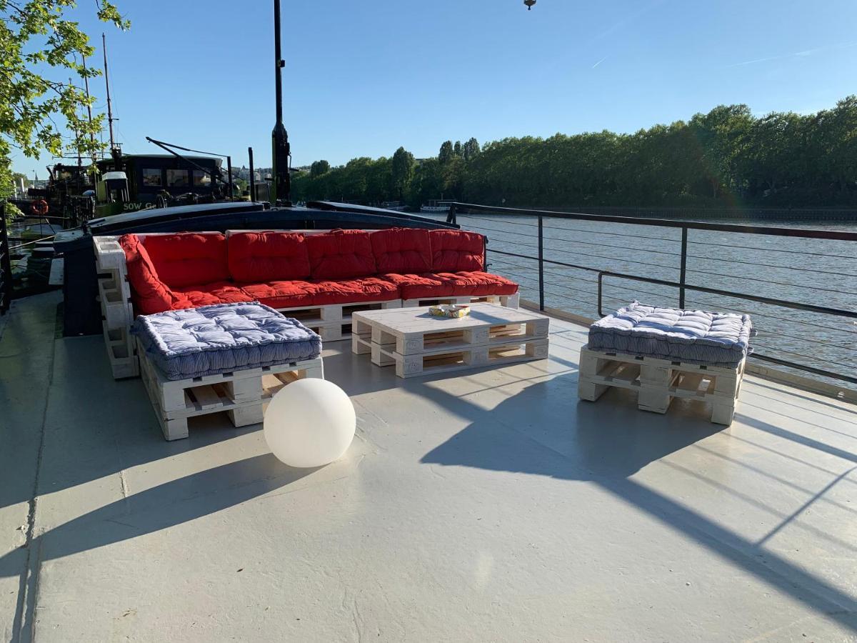 Péniche Sunflower Botel