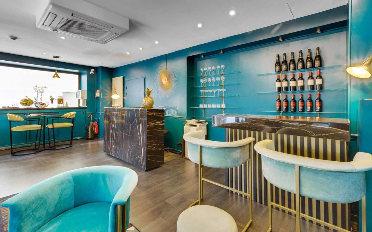 Hotel Carladez Cambronne 3*