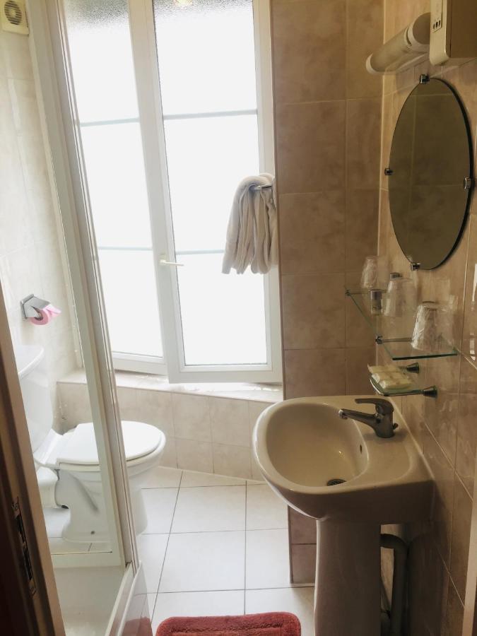 Hotel Le Mediterraneen Parigi