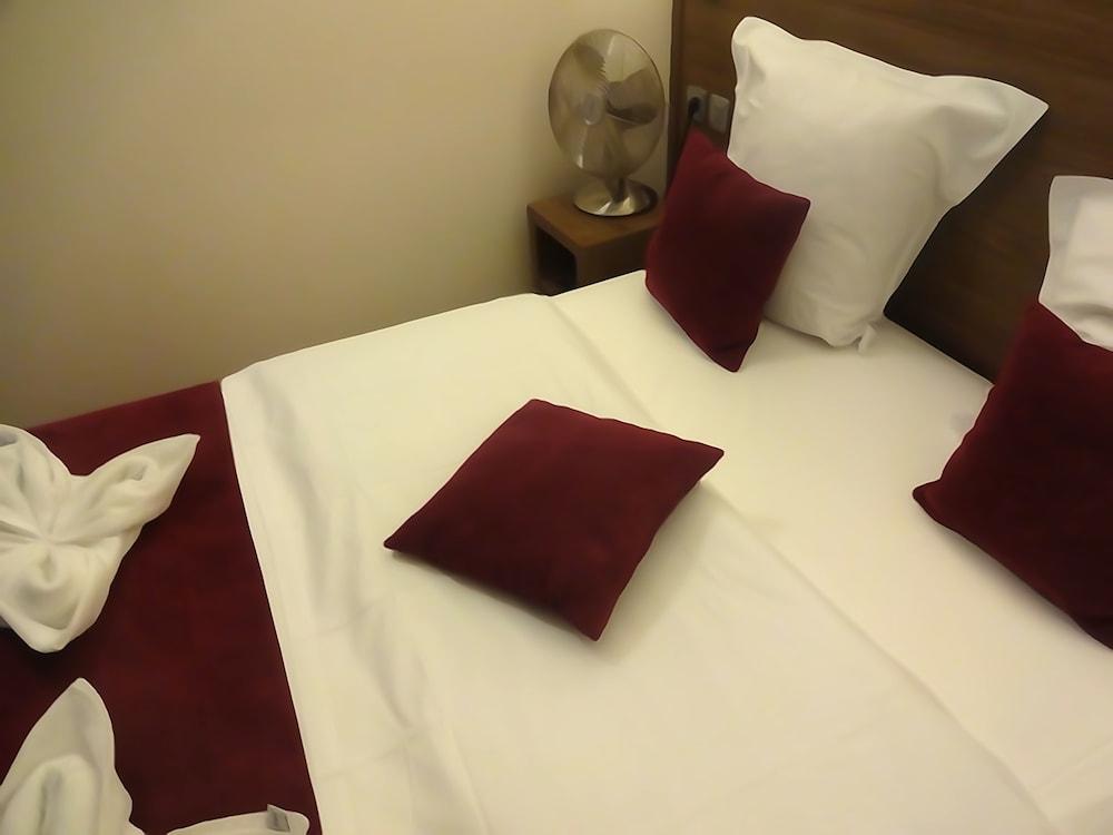 La Perle Montparnasse Hotel Parigi