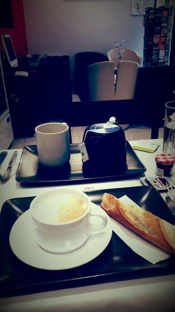 Hotel La Perle Montparnasse Parigi