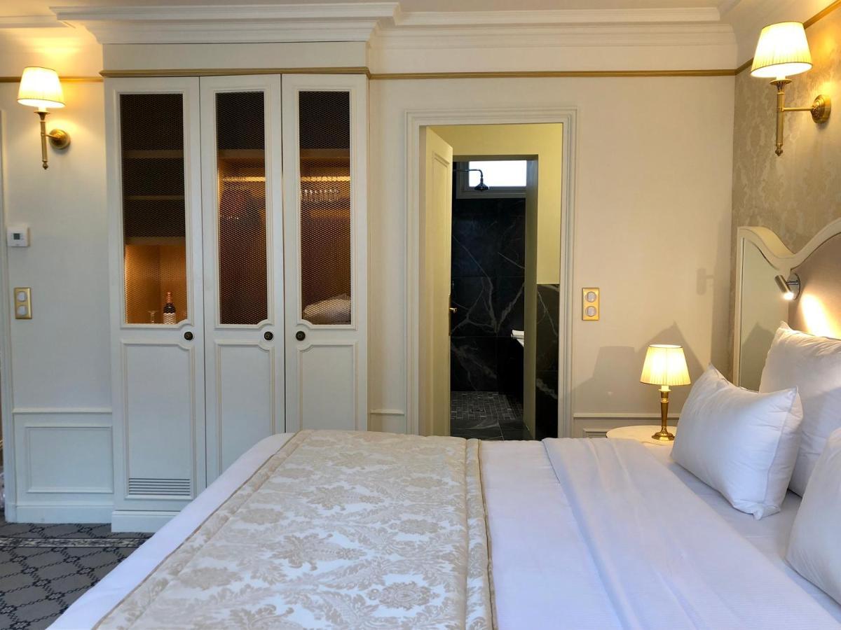 Mayfair Paris