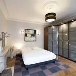 Comfortable Near Montmartre
