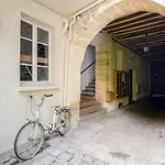 Cosy Nest In The Marais By Guestready