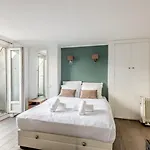 Appartement Avec Vue Imprenable Sur Le Louvre