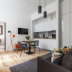 Paris Center - Stylish Apt In Le Marais, 4Pax