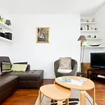 Tour Eiffel Montmartre House