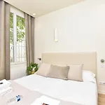 Spacious Apartment - 3Br-8P - Moulin Rouge