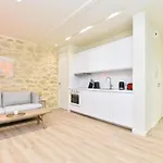 Spacious Apartment - 3Br-8P - Moulin Rouge