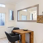 Bright&Modern Studio in Paris
