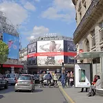 New And Bright Studio In The Heart Of Paris