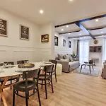 14 Luxury Flat Eiffel Design 1