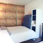 Charming Bright Apartment Near Montmartre