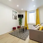 Parisian Flat With Sauna