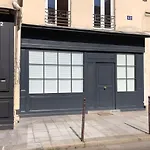 Luminous One-Bedroom In The Center Of Paris In Marais District - Welkeys