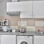 Modern Flat On Courtyard At The Heart Of Paris Close To Bnf - Welkeys