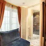 Pick A Flat\'S - A Bedroom In Le Marais