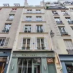 Pick A Flat\'S - A Bedroom In Le Marais
