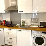 Fully Renovated 33 Sqm 1 Bedroom - Hearth Of Paris
