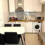 Fully Renovated 33 Sqm 1 Bedroom - Hearth Of Paris