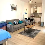 Fully Renovated 33 Sqm 1 Bedroom - Hearth Of Paris
