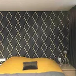 New Flat-Champs-Elysees-Arc Triomphe-Maillot-Foch