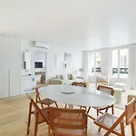 Residence In The Center Of Paris By Studio Prestige