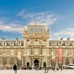 Merveil Signature - Valois - Louvre View