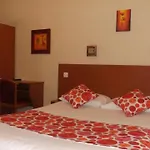 Hotel De La Place Des Alpes