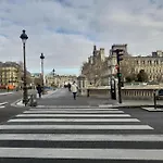 Cosy 2 pièces typiquement parisien à Notre-Dame