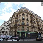 Petit havre de paix de 27m2 à Montmartre