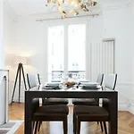 Rue Saint Honore - Louvre City Apartment
