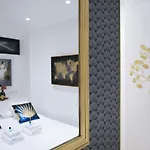 Big Studio Close To Montorgeuil Local Commercial - Ponceaubis