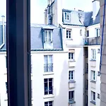 Le Petit Soleil De Paris