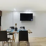 Apartment Center Of Paris By Studio Prestige