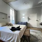 Cozy Studio Champs Elysée Arc de Triomphe 2