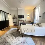 Cozy Studio Champs Elysée Arc de Triomphe 2