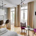 Charmant Studio Au Coeur De Paris Pour 2 Personnes By Weekome