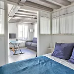 Studio Near Notre-Dame De Paris Cathedral