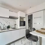 Superbe studio refait à neuf