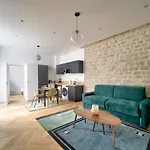 Gorgeous Apartment For 4 People In The Heart Of Paris
