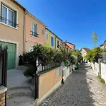 Charming Townhouse With Garden In The City Of Love