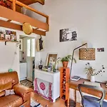 Mezzanine Studio In The 20Th District