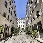 Modern French Studio In Paris