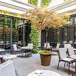 Le Burgundy Paris